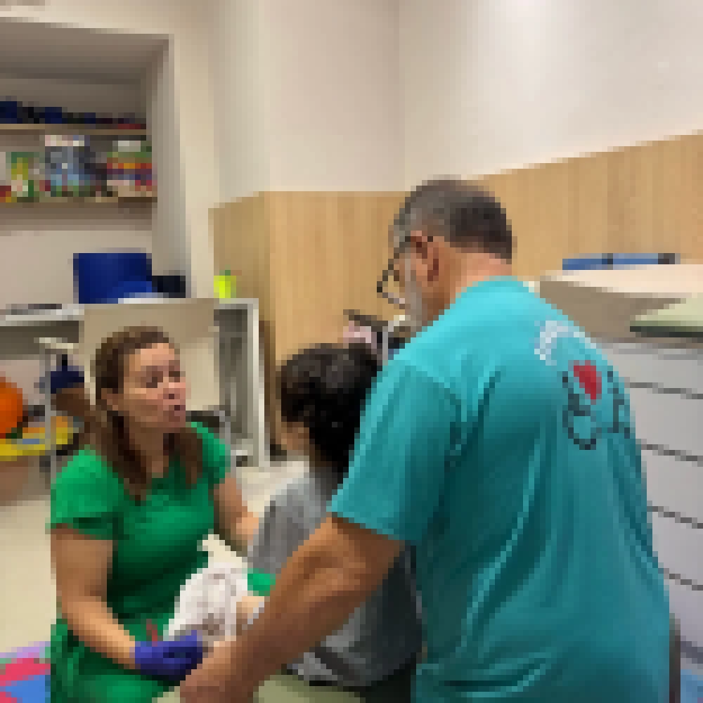 Terapias completivas, como fisioterapia e fonoaudiologia, estimulam desenvolvimento físico e cognitivo das crianças.jpg