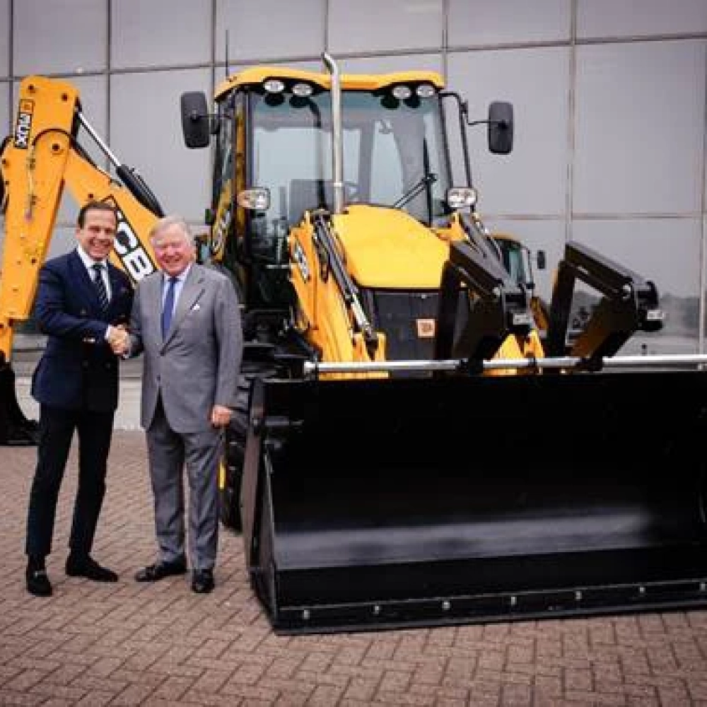 JCB anuncia investimentos de R$100 milhões em fábrica de Sorocaba
