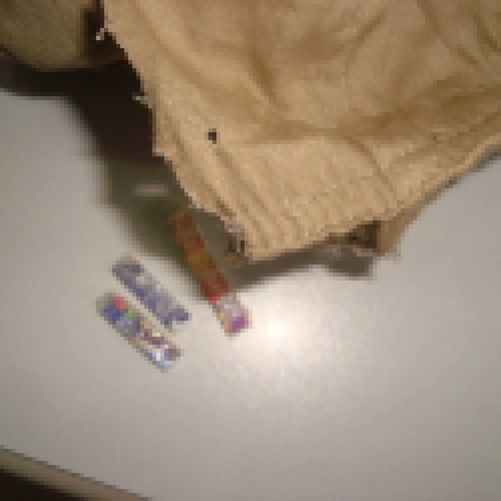 LSD é encontrado no cós de uma calça enviada ao CDP de Sorocaba