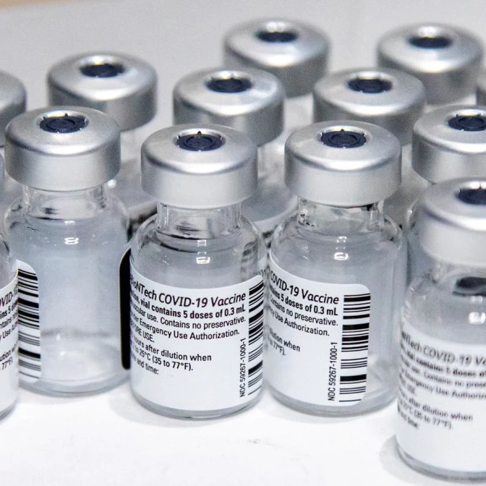 Mais de 13 milhões de doses da vacina Pfizer devem chegar ao Brasil