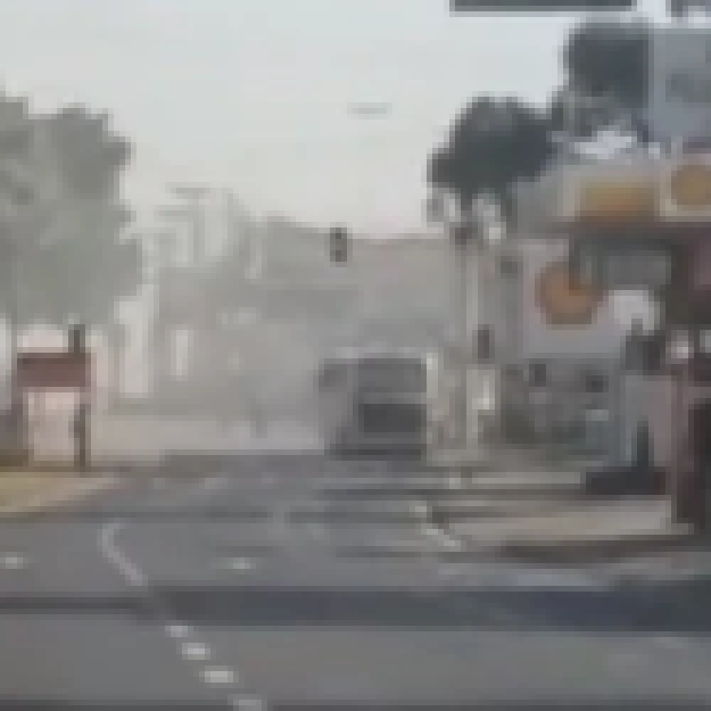 Ônibus da Consor pega fogo e precisa ser substituído na avenida Itavuvu