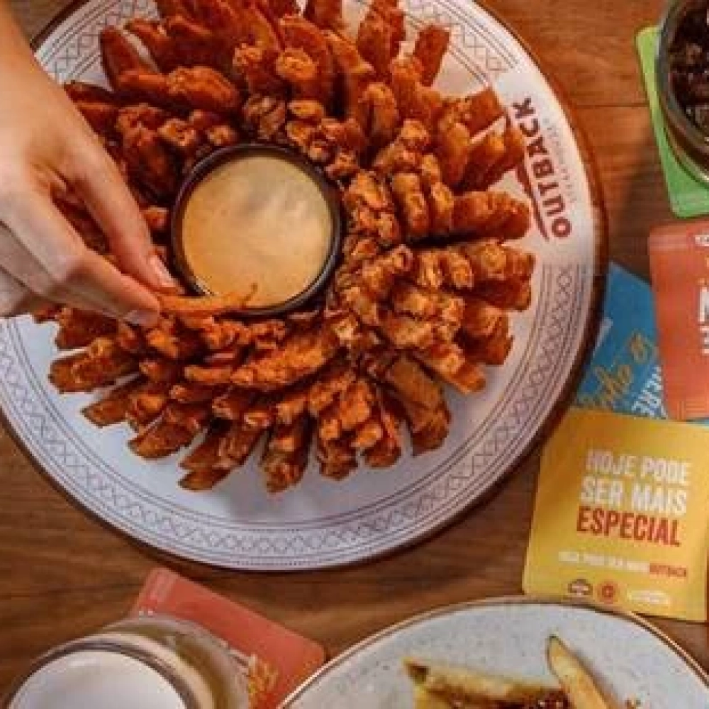 Outback oferece menu com comida e bebida à vontade para comemorações de fim de ano