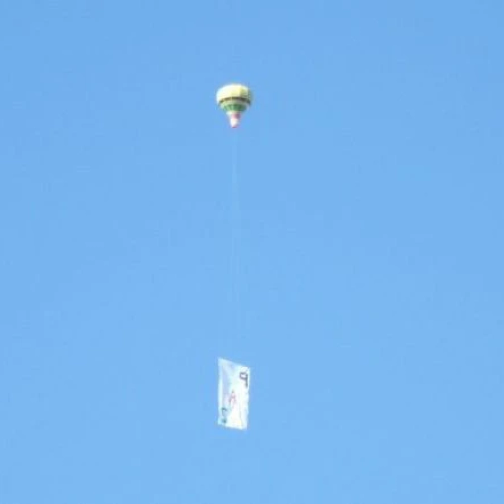 Perigo: Balão passeia pelo céu na Zona Norte