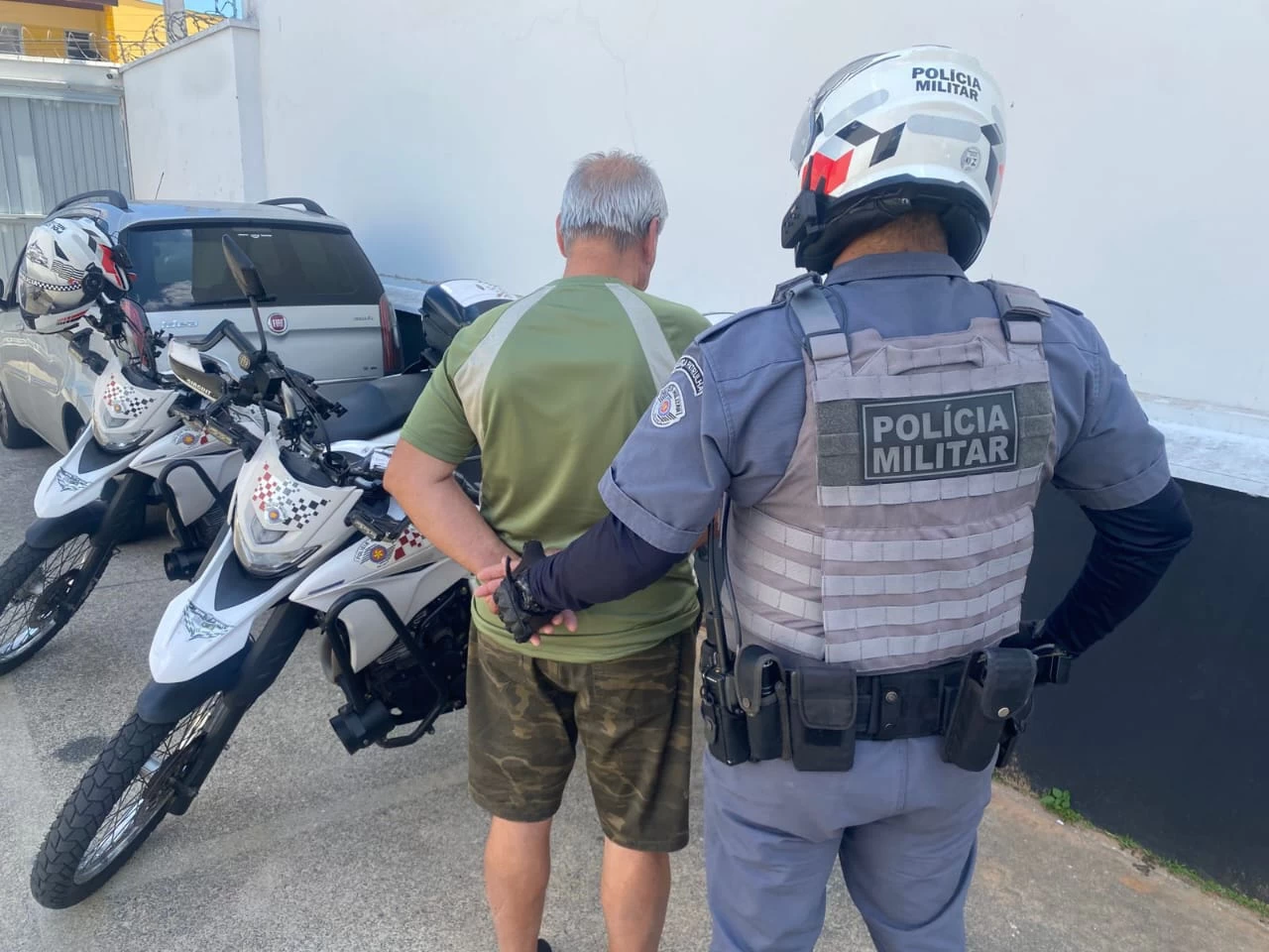 Procurado por homicídio é preso em frente ao Mercado Municipal