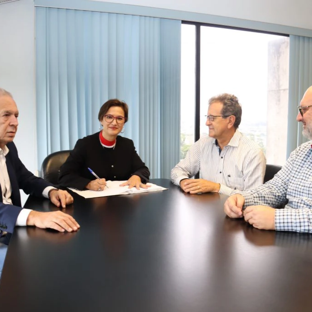 Prefeitura assina contrato para obras do viaduto que interliga as avenidas Edward Fru-Fru com a Ulysses Guimarães