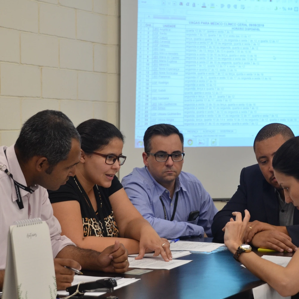 Prefeitura preenche 56 vagas de profissionais da área da saúde