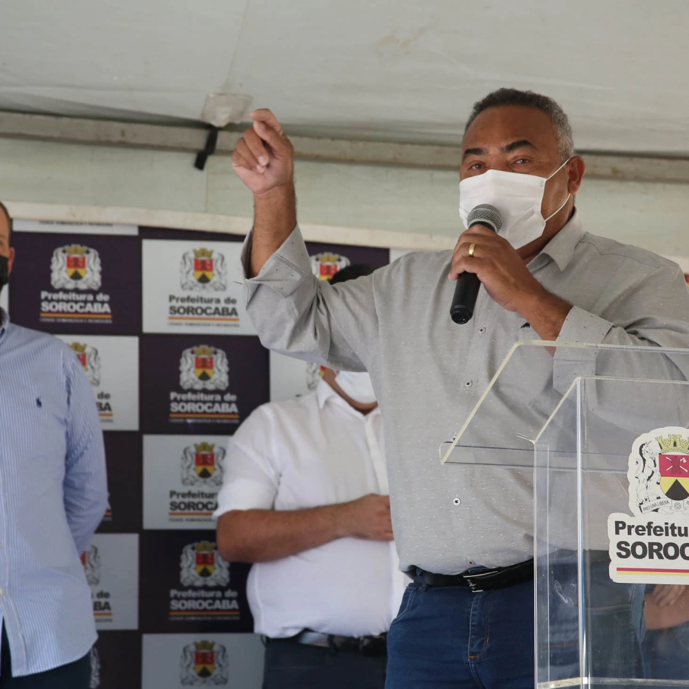 Presidente da Câmara prestigia entrega da revitalização da UBS Márcia Mendes