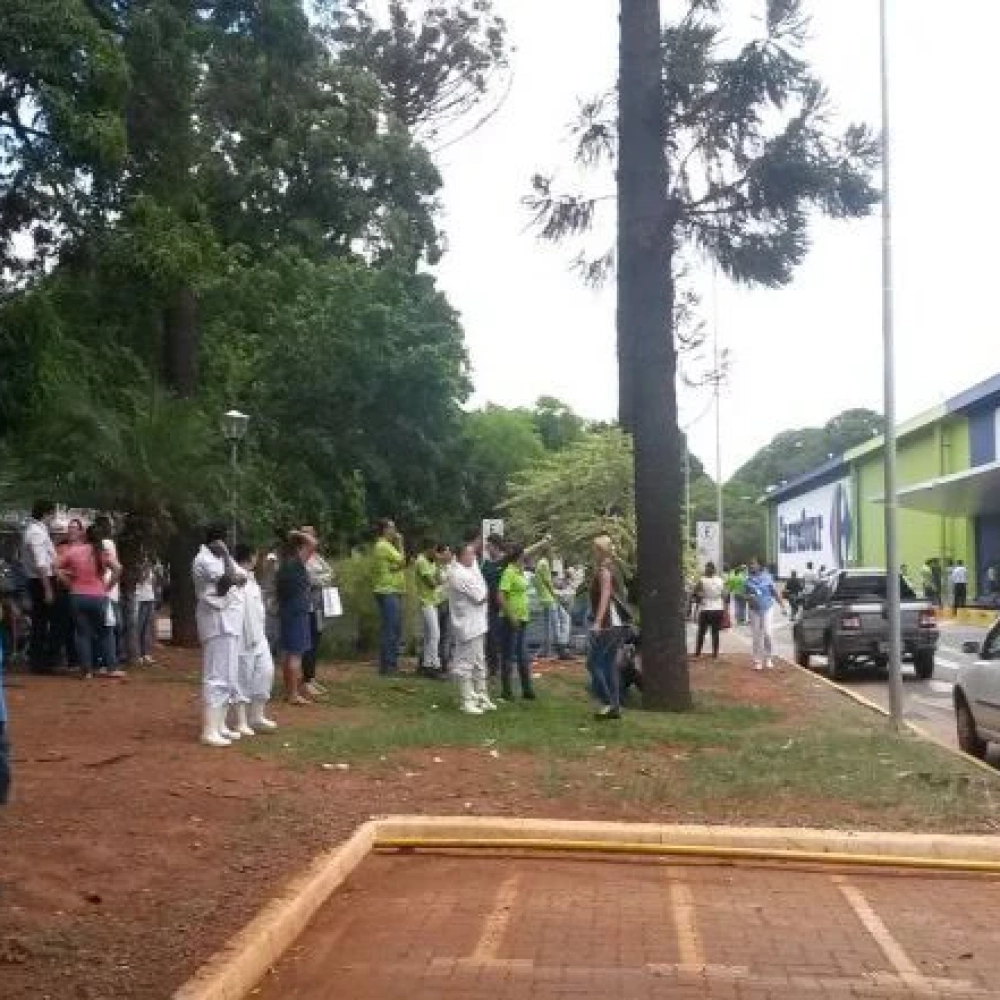 Princípio de Incêndio em praça de alimentação evacua hipermercado na Zona Norte
