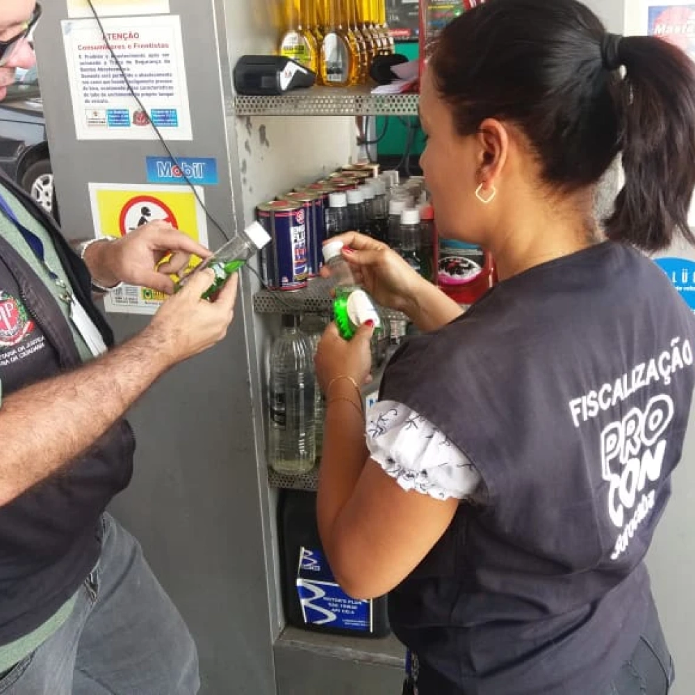 Procon realiza fiscalização em posto de combustíveis na avenida Dom Aguirre