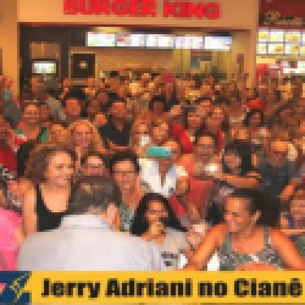 Público lota Pátio Cianê Shopping para assistir a show de Jerry Adriani em comemoração aos 50 anos da Jovem Guarda