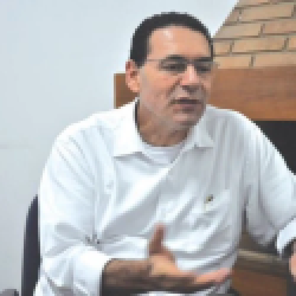 Região Metropolitana, Universidade Federal e curso para prefeitos são prioridades para Vitor Lippi