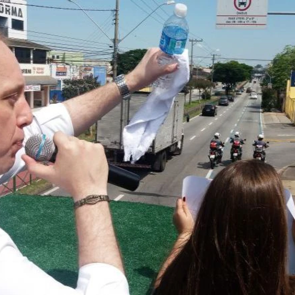 Rodrigo Manga realiza carreata contra a liberação das drogas