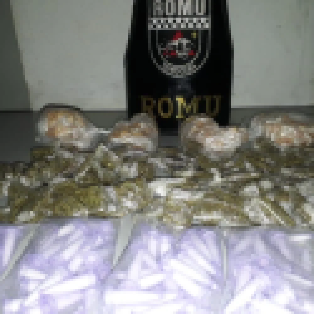 Romu detém homem com mais de 600 porções de drogas
