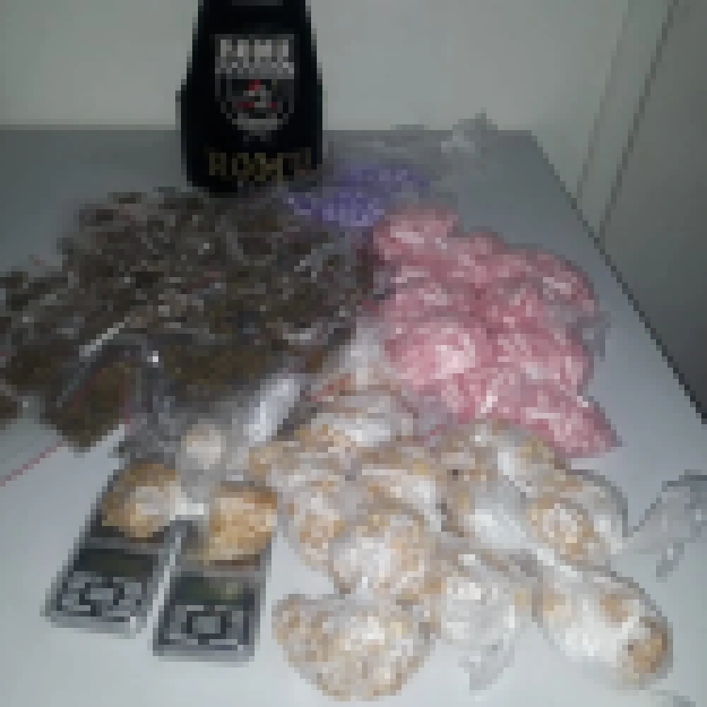 ROMU detém jovens com quase duas mil porções de drogas