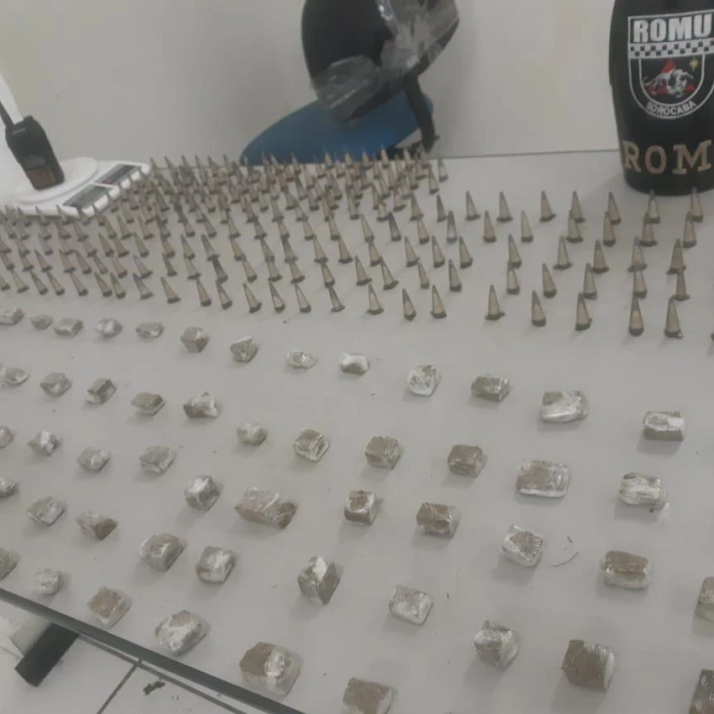 ROMU prende traficante com 234 porções de cocaína no João Romão