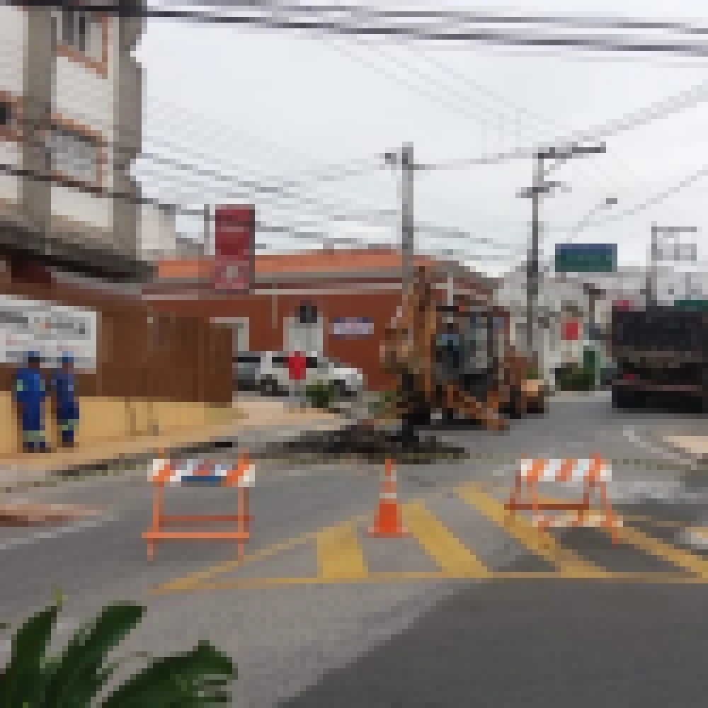 Rua Aparecida está com faixa bloqueada para obra emergencial