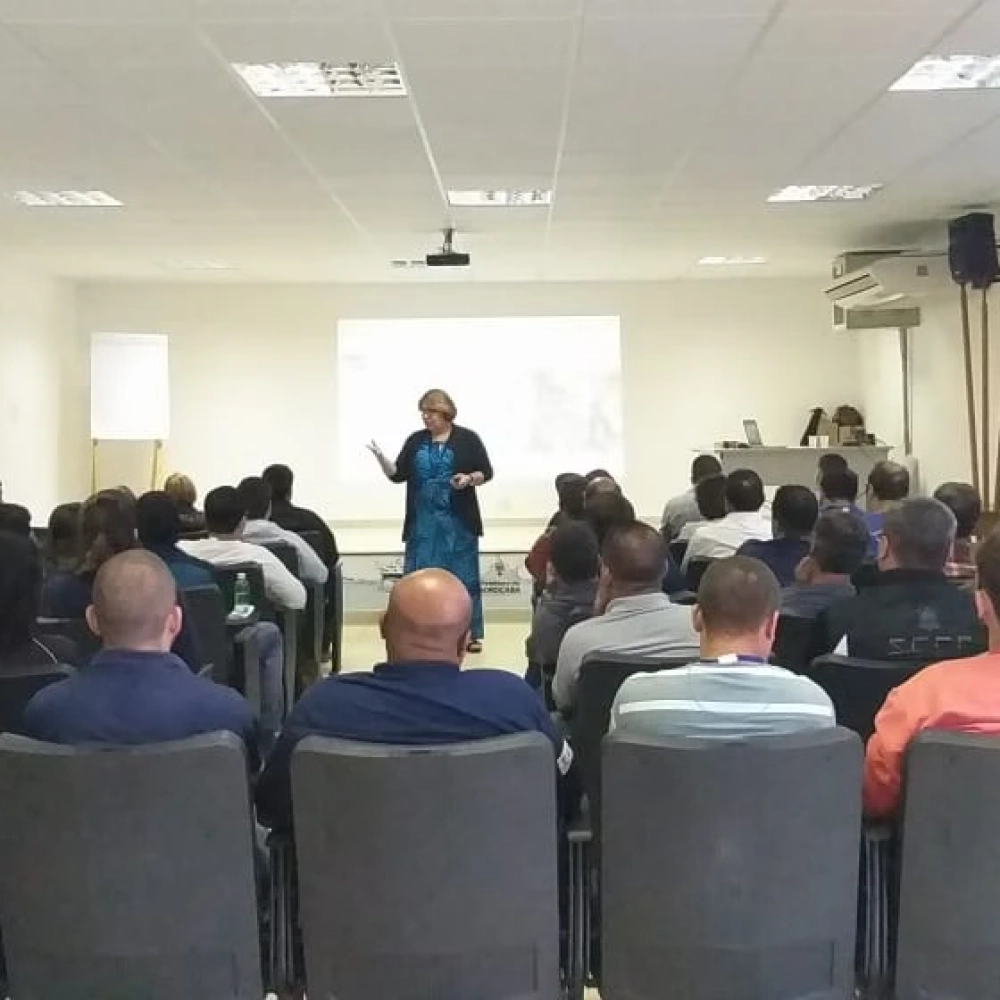 Saae promove treinamento sobre prevenção ao uso de álcool e outras drogas