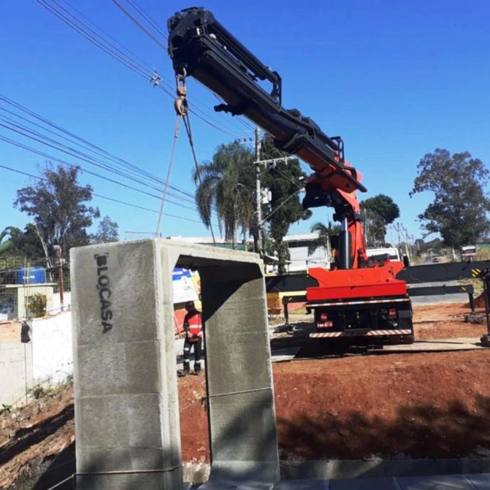 Saae/Sorocaba instala aduelas em nova ponte de acesso a Araçoiaba da Serra