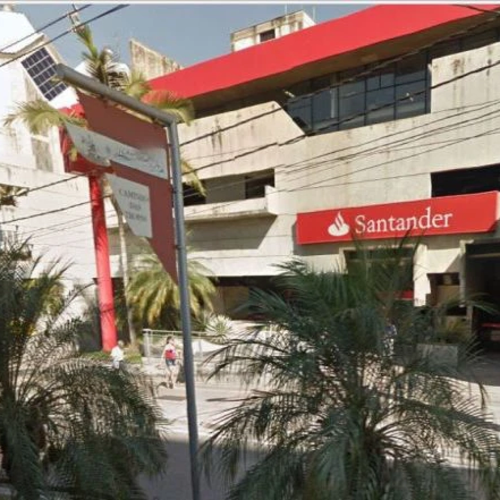 Santander confirma roubo em agência do Centro