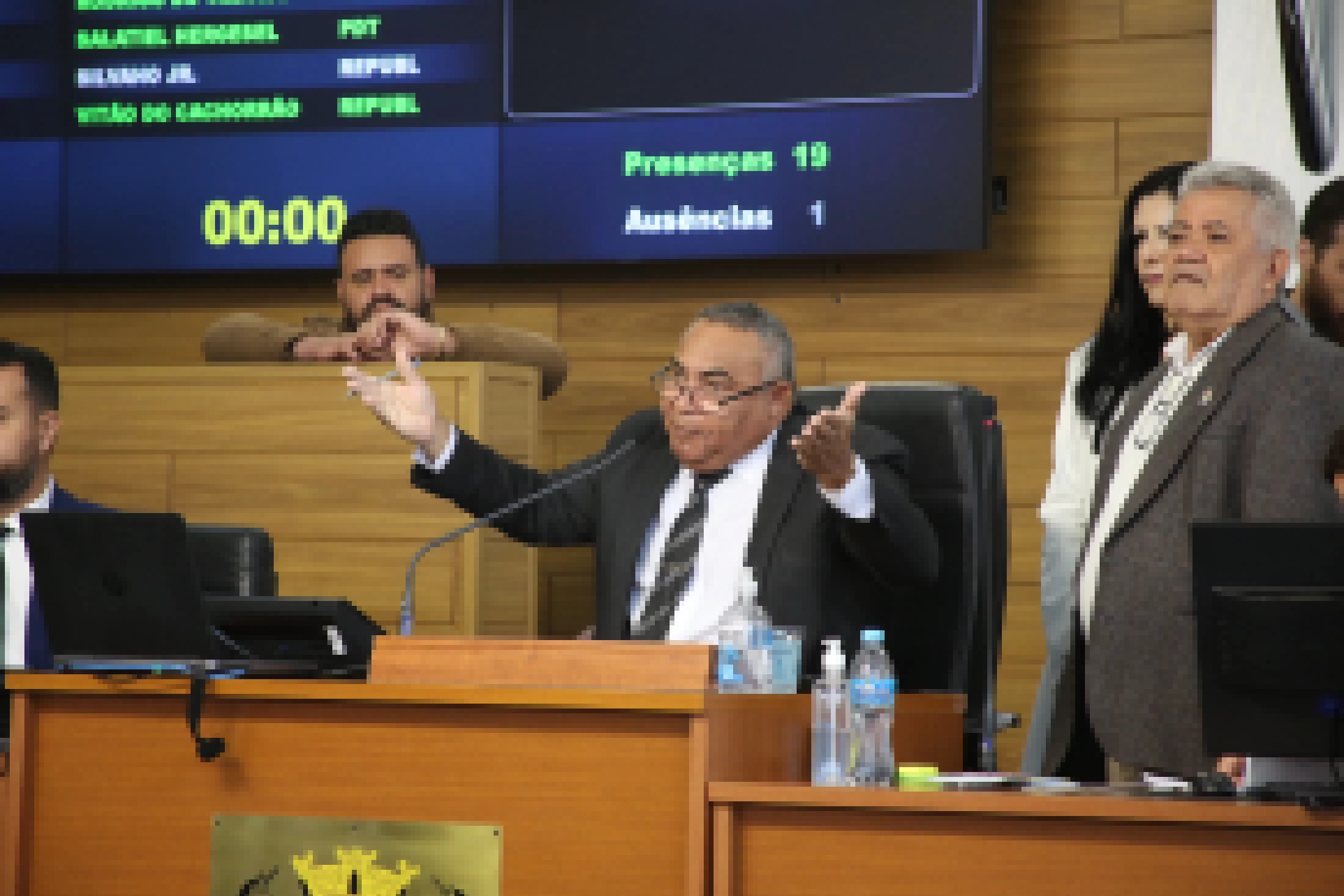 Vereadores aprovam e Câmara Municipal passará a ter 25 vereadores a partir de 2025