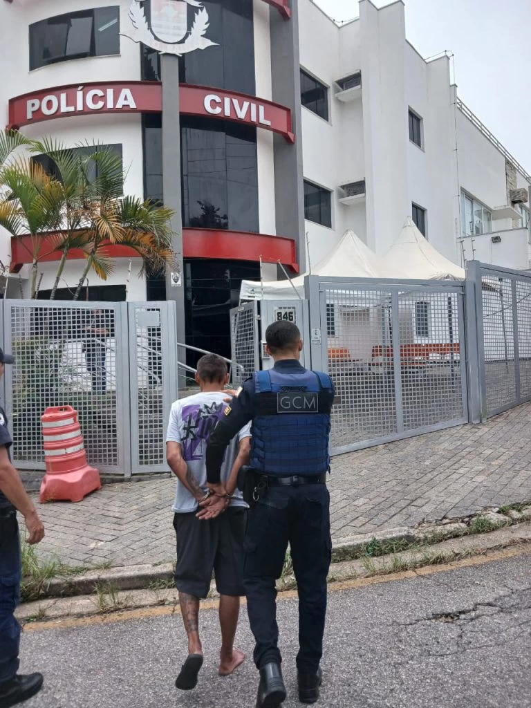 Guarda Civil age rápido em defesa de mulher após acionamento do Protege Mulher e evita agressão