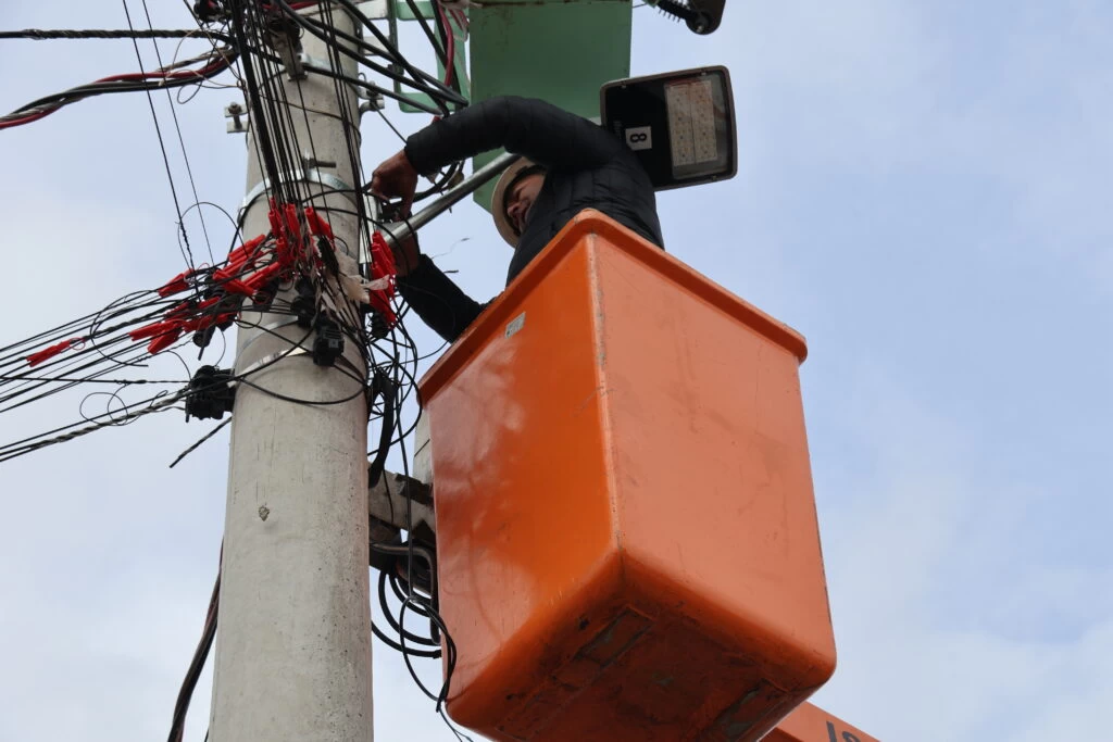 Prefeitura instala iluminação de LED no bairro Chácara do Lima