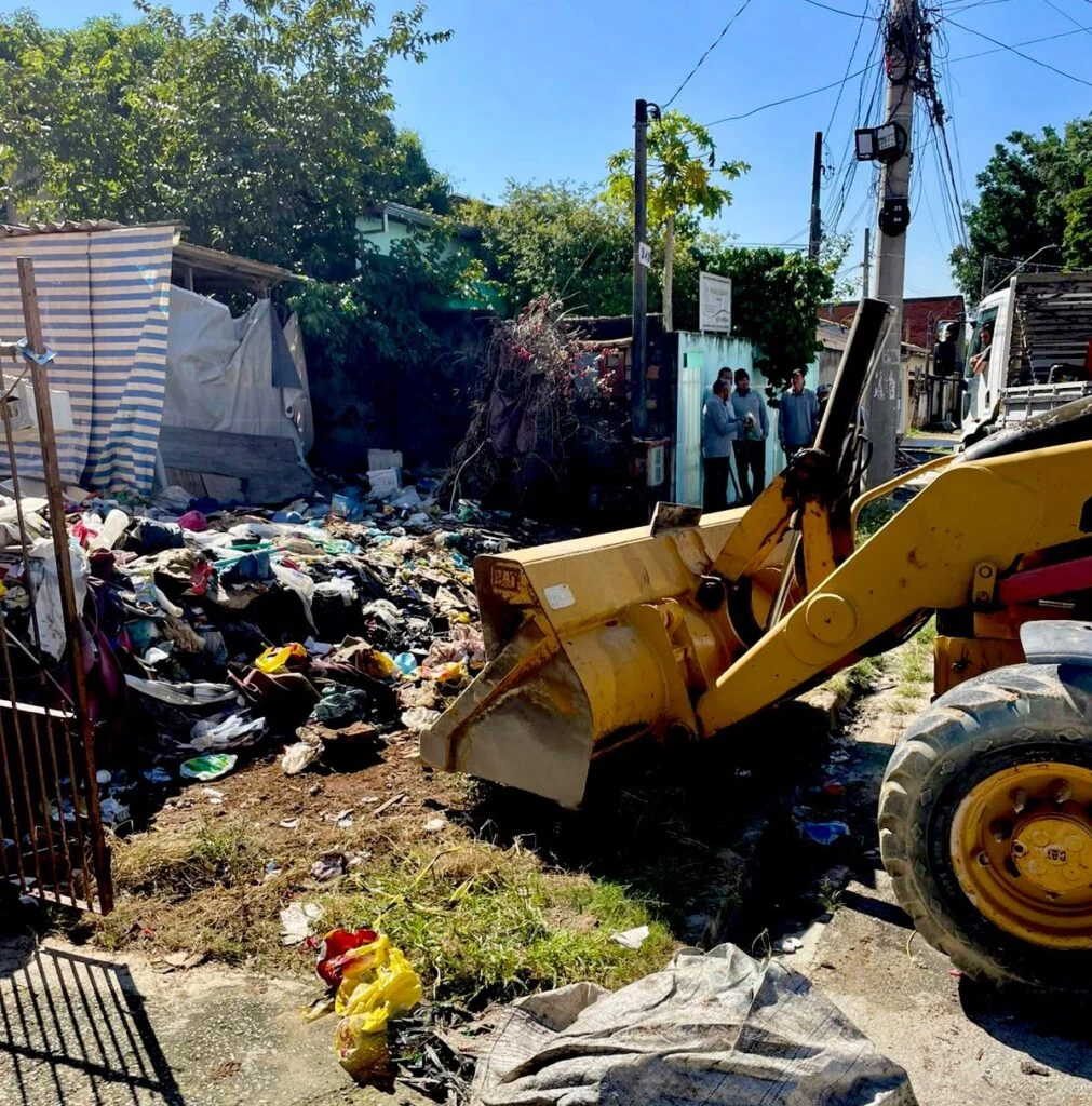 Prefeitura remove mais de 7 toneladas de inservíveis no Vitória Régia