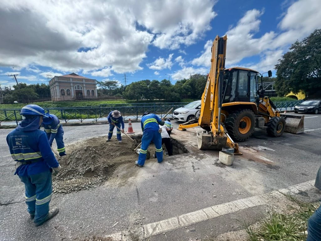 Saae/Sorocaba realiza manutenção emergencial em travessia na Av. Dom Aguirre nesta quinta-feira (22)