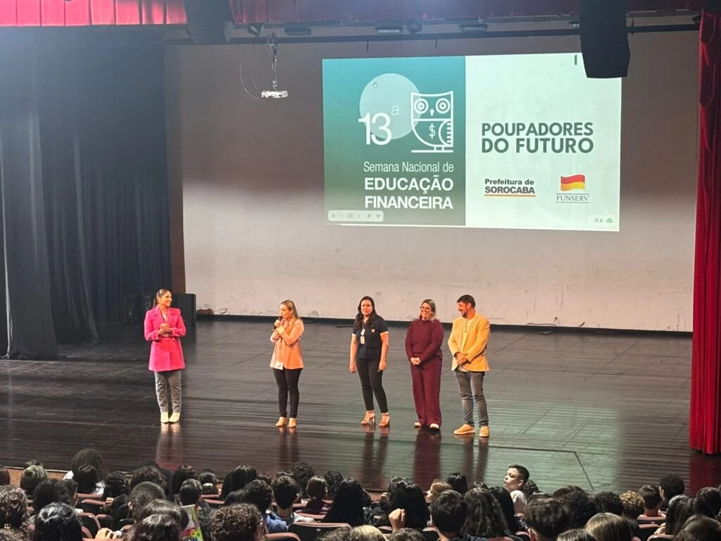 Estudantes da rede municipal de ensino participam do projeto “Poupadores do Futuro” sobre educação financeira