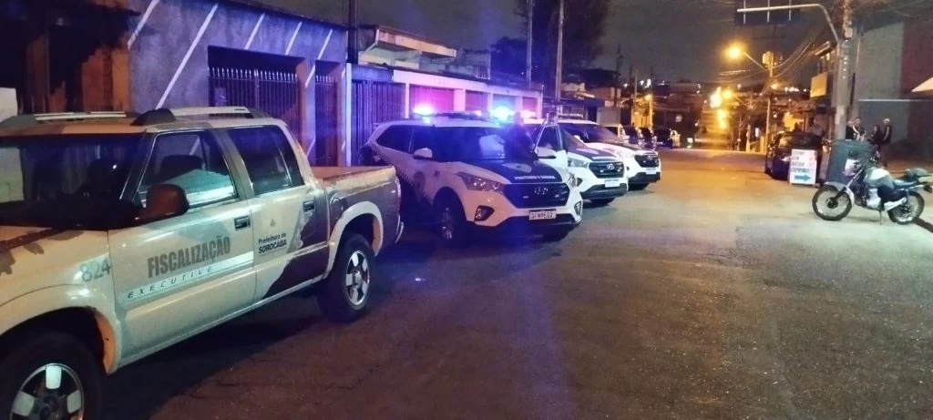 Fiscalização da Prefeitura de Sorocaba e GCM verificam denúncias de perturbação do sossego na madrugada deste sábado (25)