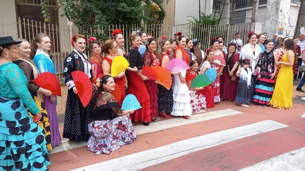Exposição vitrine “Vámonos Pa La Feria” pode ser conferida no Pátio Cianê Shopping até o dia 30 de abril