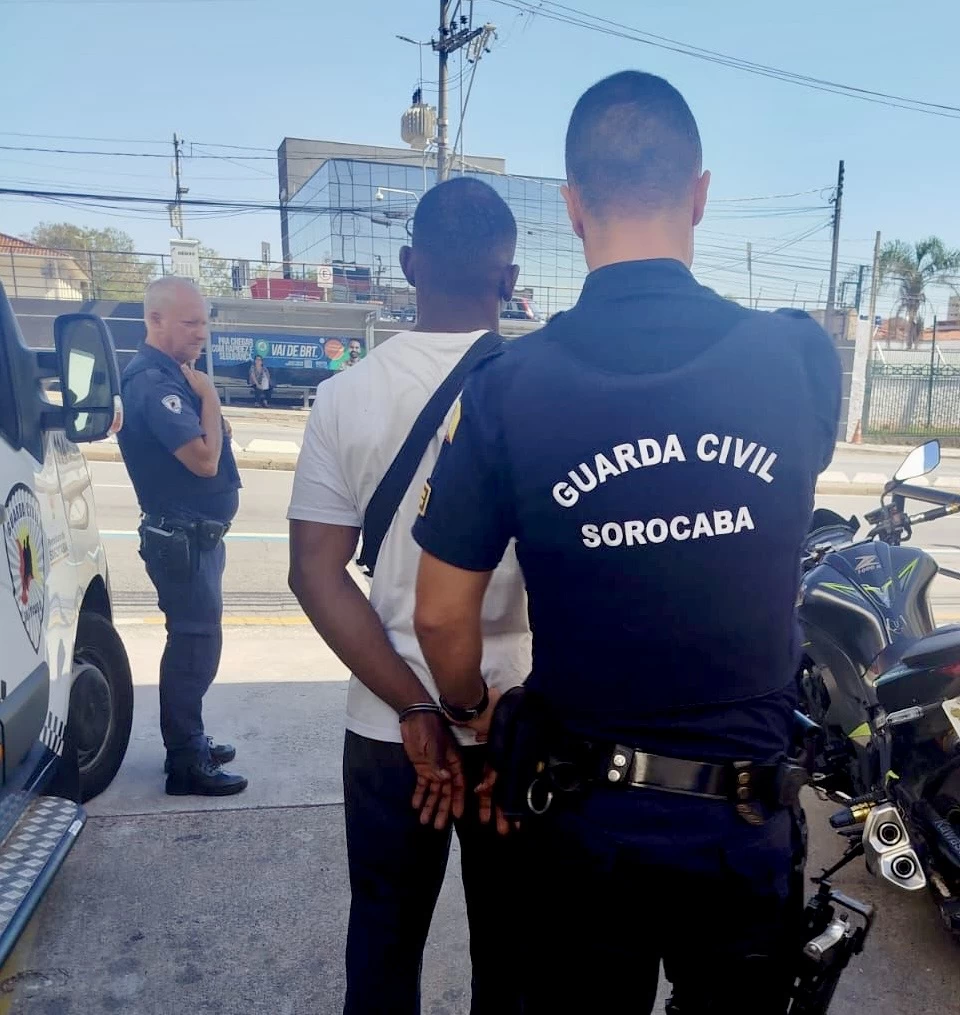 GCM detém indivíduo por pichação em residência na Região Central