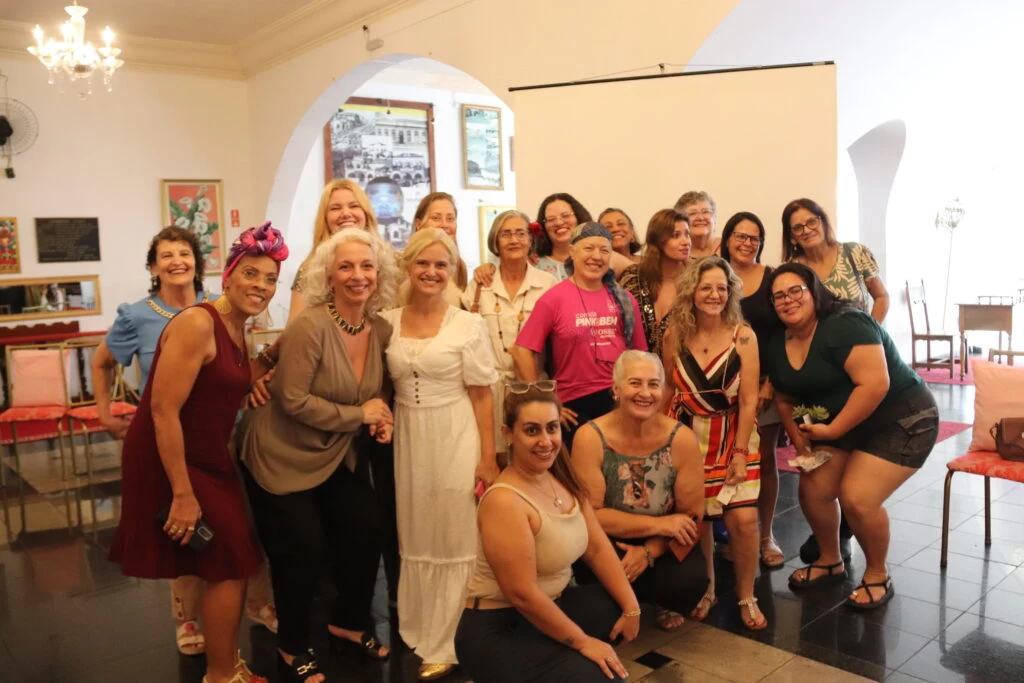 Edição de março do Chá das Rosas destaca informações sobre reconstrução mamária