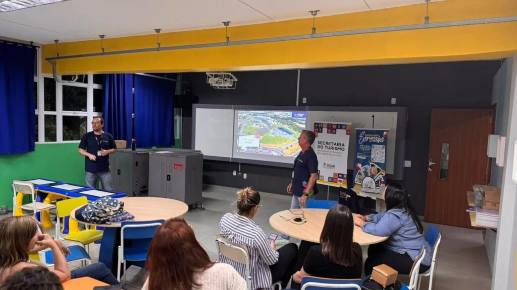 “Turismo vai à Escola” leva projeto a educadores no bairro Jardim Montreal