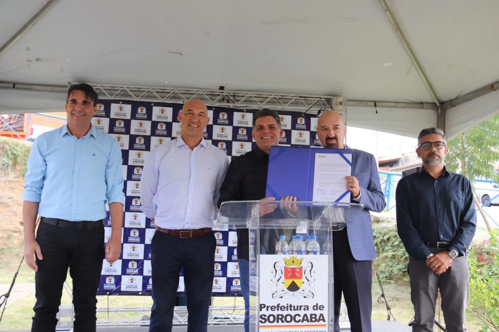 Prefeitura de Sorocaba realiza obras de revitalização de praças no Parque Esmeralda