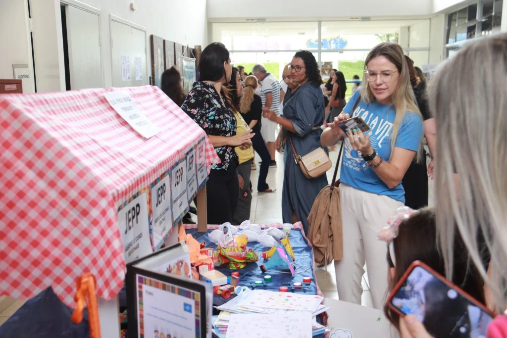 Escolas municipais participam de Feira JEPP e expõem atividades desenvolvidas em parceria com o Sebrae