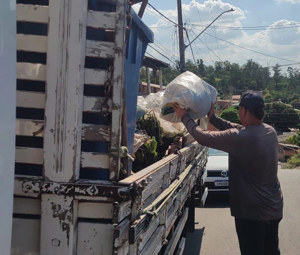 Zoonoses remove mais de 700 quilos de inservíveis no Brigadeiro Tobias