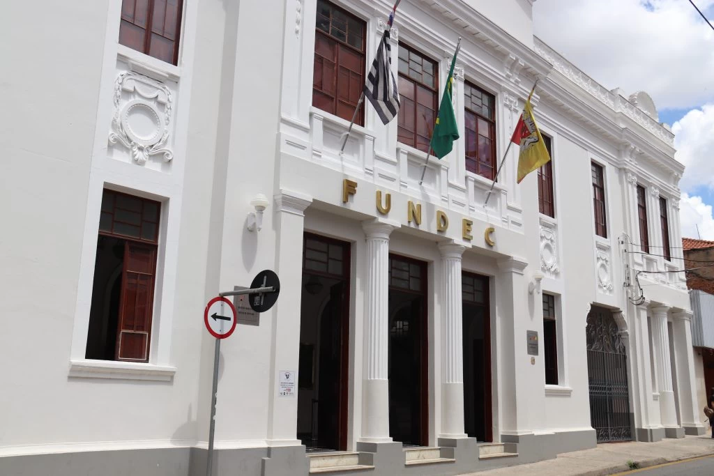 Espetáculo “Domésticas” é apresentado na Sala Fundec neste sábado (18)