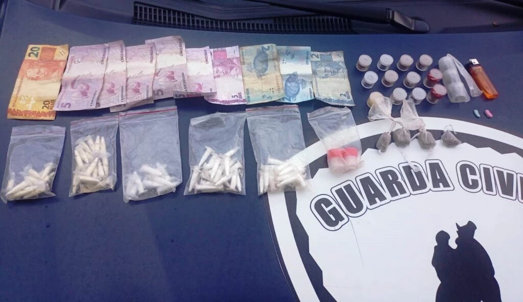 GCM detém homem por tráfico de drogas e resistência no Jardim Santa Bárbara
