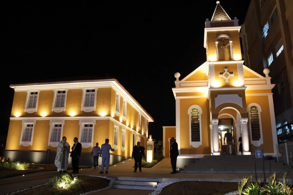 Santa Casa inaugura revitalização da sede administrativa, restauração da capela e anuncia dois novos equipamentos de saúde