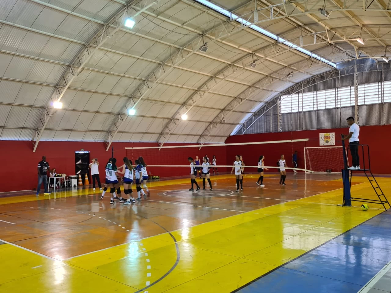 Copa de Voleibol “Meninos e Meninas da Vila” 2025 tem sete jogos neste domingo (19)