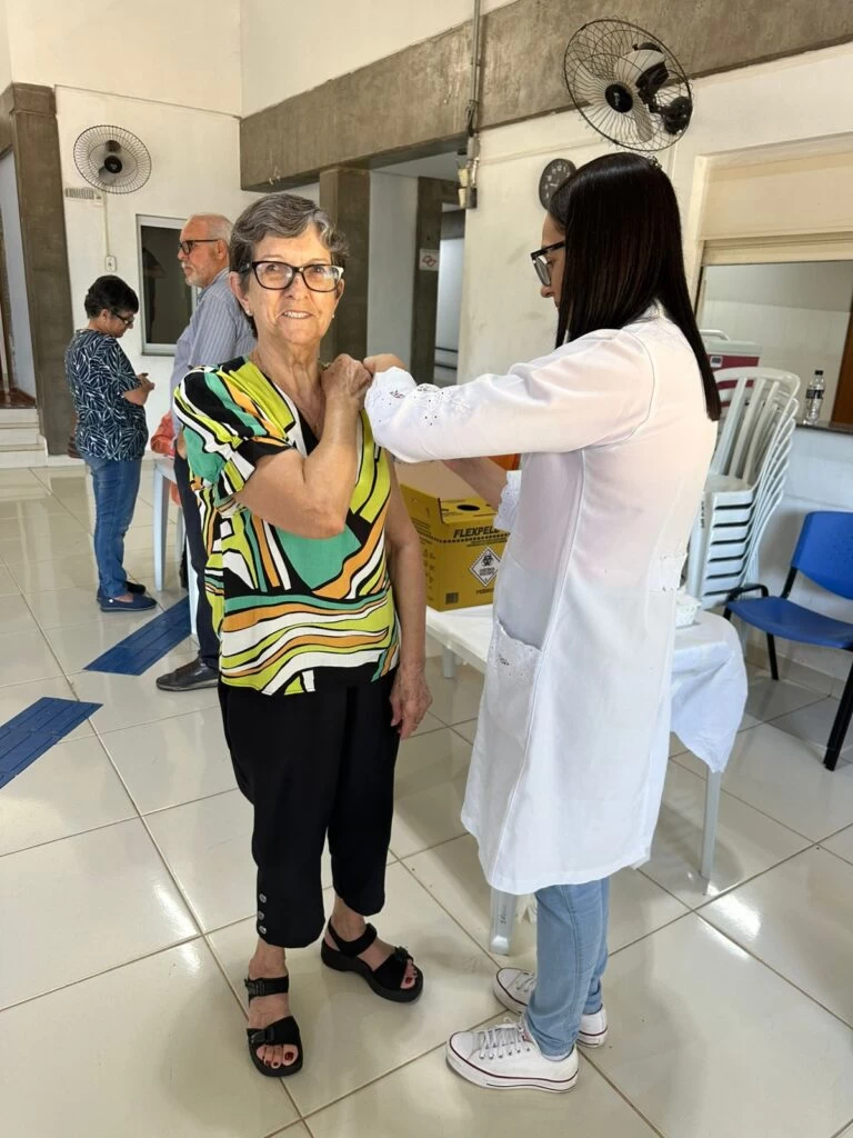 Vacinação contra gripe Influenza é levada ao Clube e à Chácara do Idoso de Sorocaba