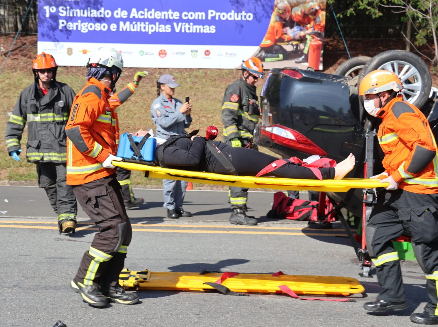 Semob e Defesa Civil participam de exercício simulado de acidente de trânsito na Castelinho