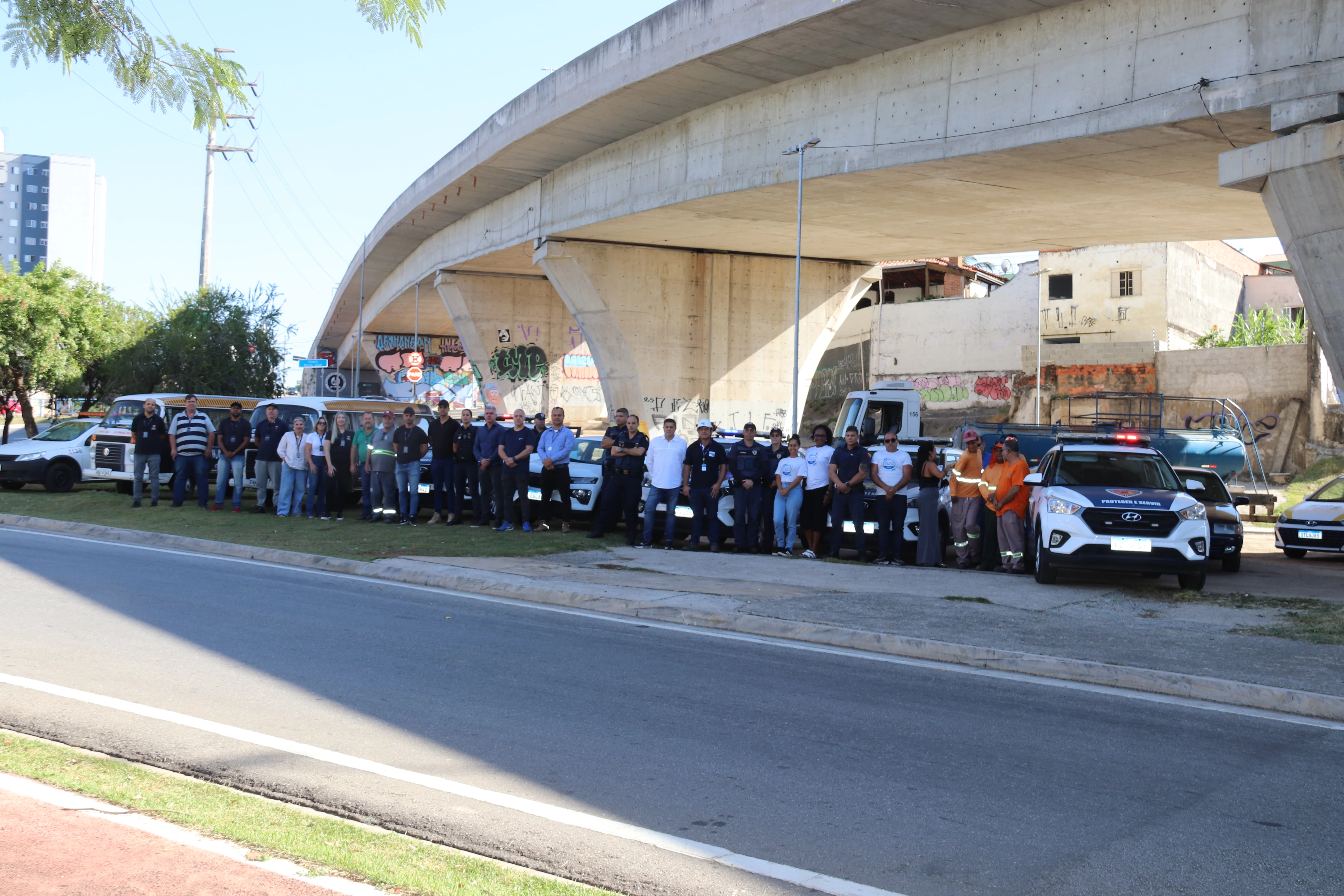 Megaoperação integrada realiza ações de serviços e zeladoria e recolhe 15 toneladas de inservíveis nas proximidades do viaduto “Marcos Jacob”