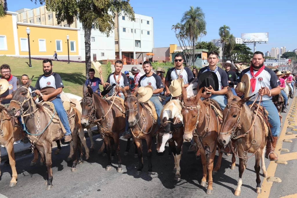 A 58ª Semana do Tropeiro em Sorocaba tem a 4ª Cavalgada Solidária, festa de violeiros e outras atrações no Paço Municipal