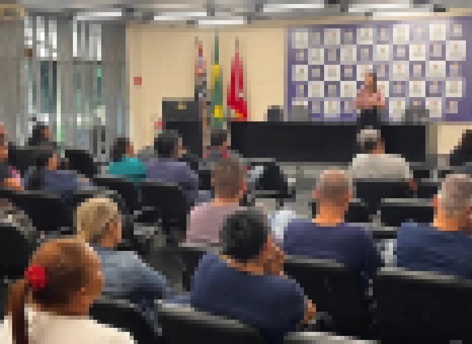 Profissionais dos Serviços Residenciais Terapêuticos recebem capacitação de cuidados odontológicos