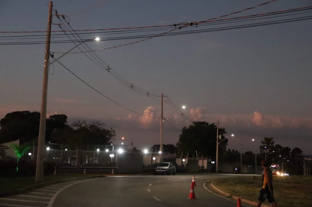 Prefeitura de Sorocaba entrega iluminação pública com tecnologia de LED na Estrada do Ipatinga