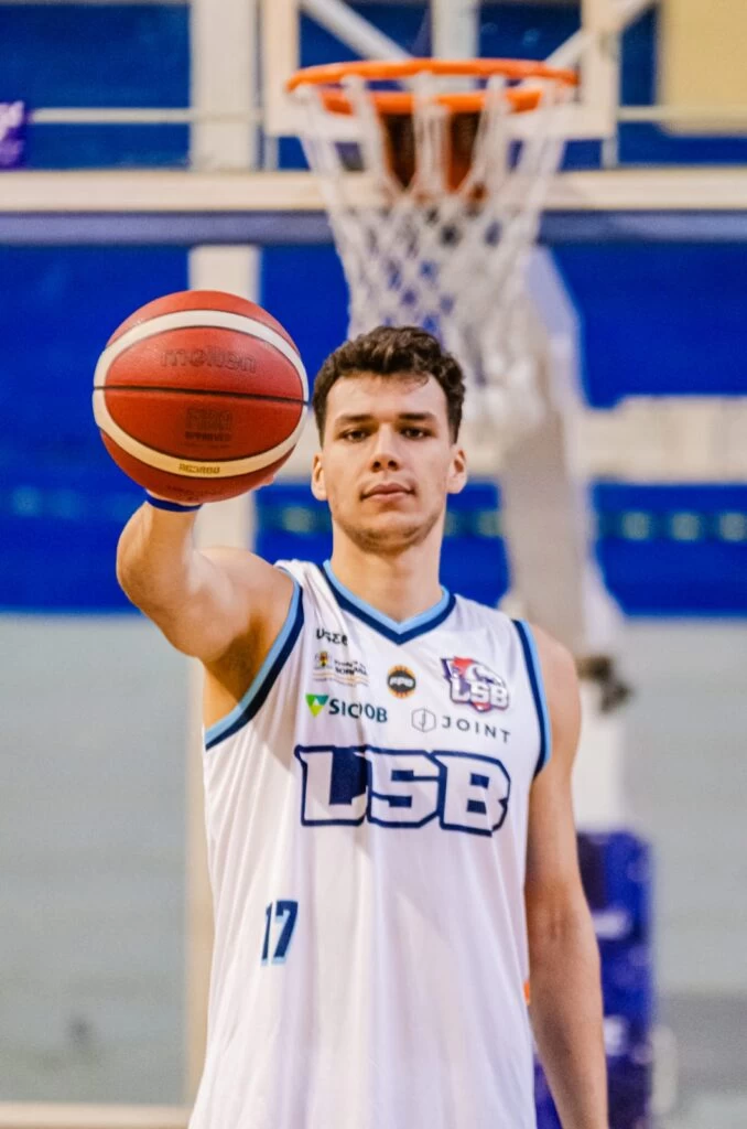 LSB joga contra o Tatuí Basquete no Ginásio Municipal de Sorocaba nesta sexta-feira (24)