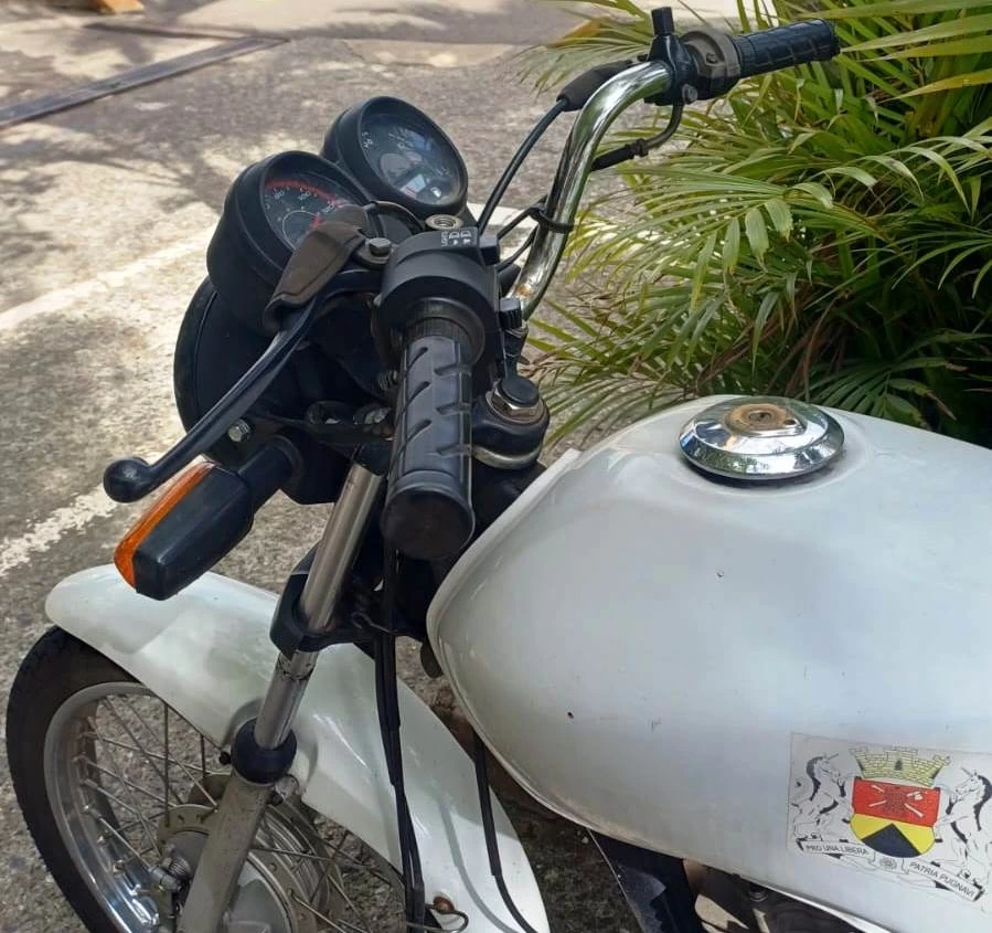 GCM detém jovem e recupera peças furtadas de moto no Paço Municipal