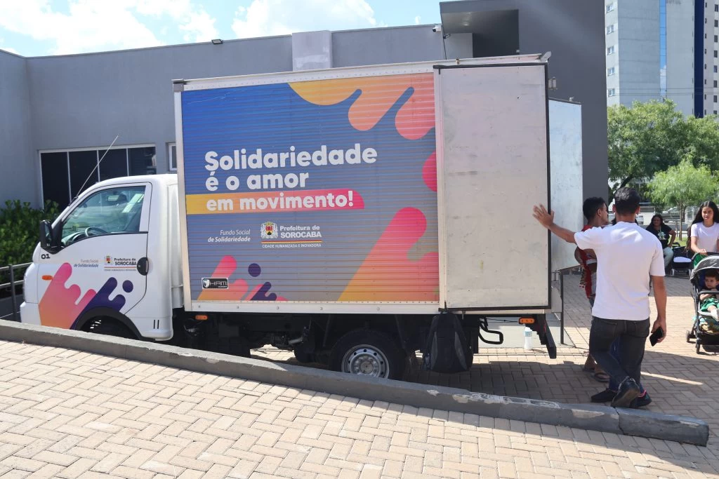 Secretaria da Mulher realiza a quinta edição do ano do “Mercado Solidário” com entrega de alimentos não perecíveis e de itens do “Bazar Solidário”